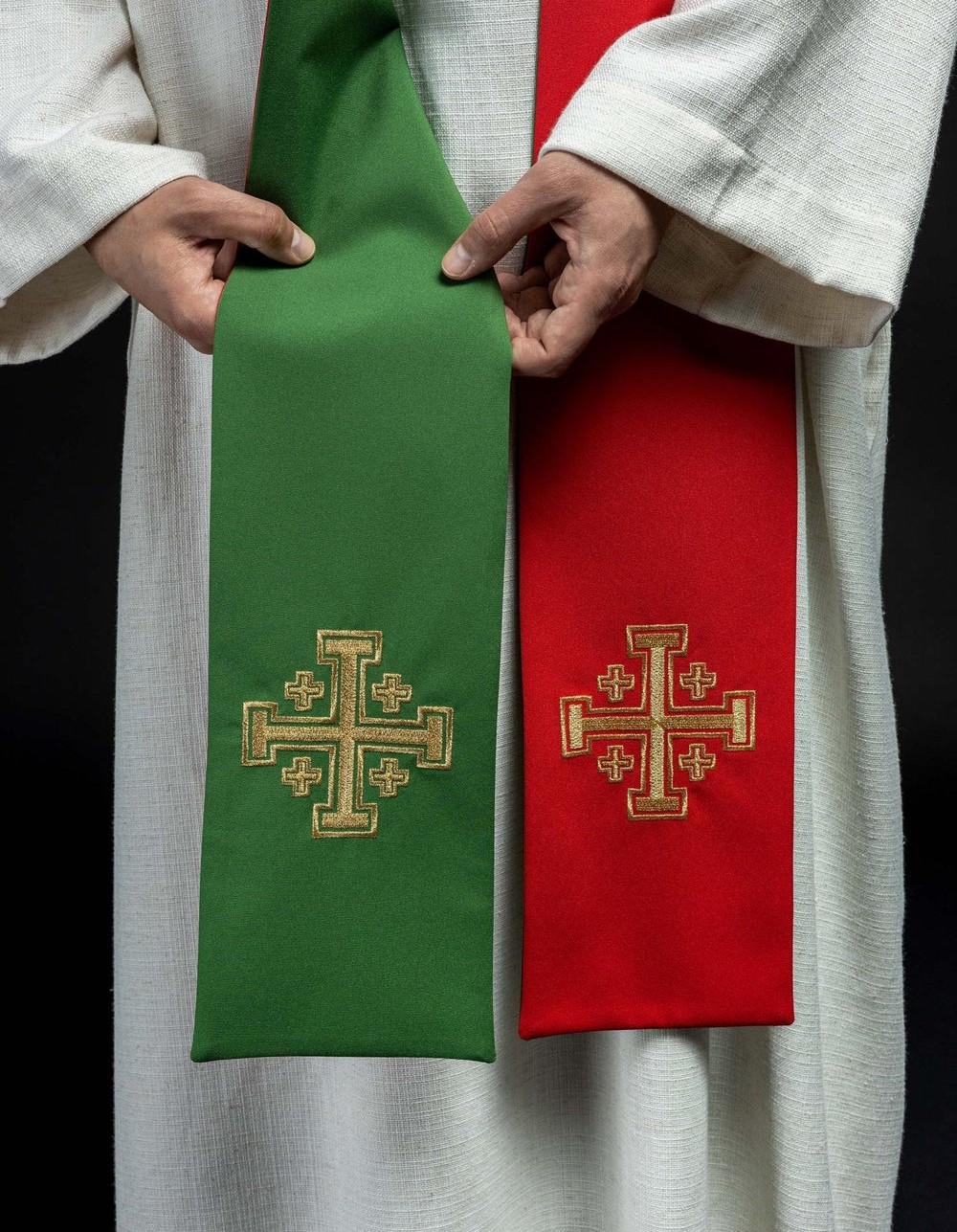 Un trésor de dessins : revue des motifs de broderie les plus populaires sur les chasubles