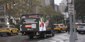 IAC réplique à la première de &lsquo;NAZA&rsquo; avec un rassemblement devant le Lincoln Center de New York, images du 7 octobre