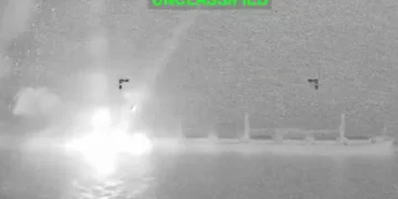 Armée américaine: navire désactivé dans le golfe d’Oman après avertissements répétés ignorés, l’équipage aurait tenté de franchir le blocus iranien