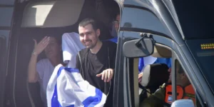 Kushner marque le premier anniversaire de la libération des 20 derniers otages israéliens vivants