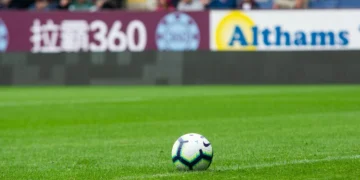 L&rsquo;envoyé israélien accuse le maire néerlandais de deux poids, deux mesures sur l’interdiction des supporters de football et les protestations