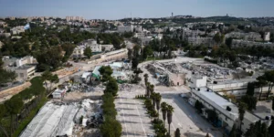 Les travaux démarrent pour convertir l’ancien QG de l’UNRWA en site de l’IDF