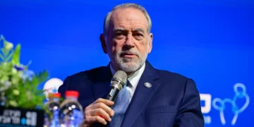 Huckabee ouvre la première conférence internationale sur la Judée dans les collines d’Hébron